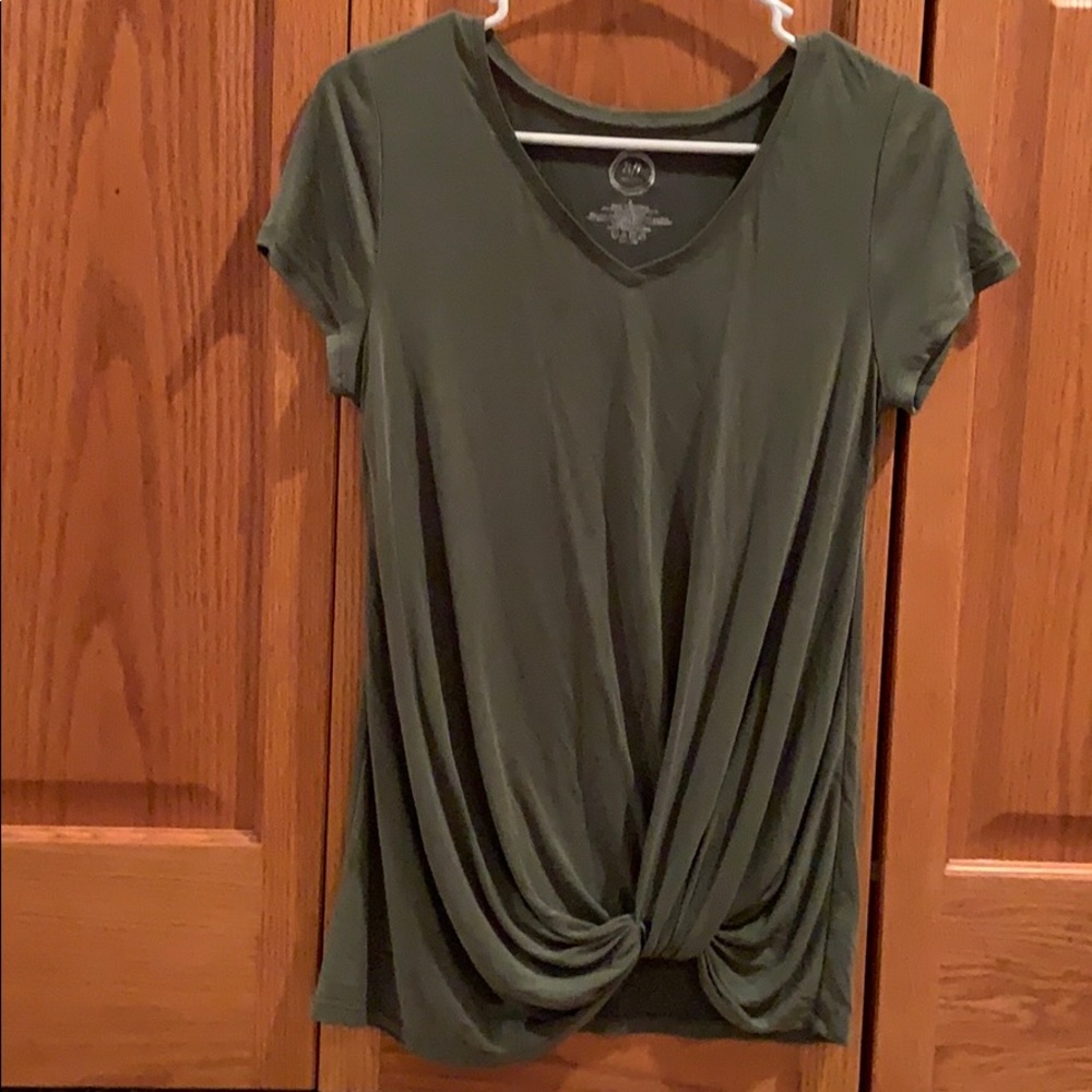 Maurice’s tee